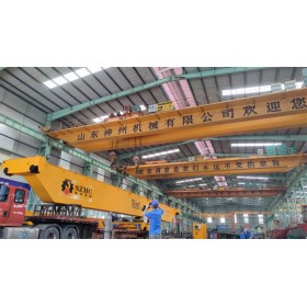 山東神州起重機裝車的另一張圖片