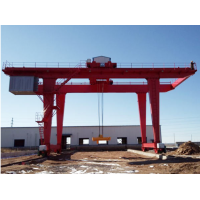 山東煙臺經久耐用門式起重機山東泰山起重機械有限公司