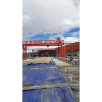 河南宇華起重制造的提梁機(jī)施工現(xiàn)場(chǎng)