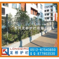 合肥醫院圍墻護欄網 合肥廠區護欄網 龍橋生產戰斧式噴塑護欄網