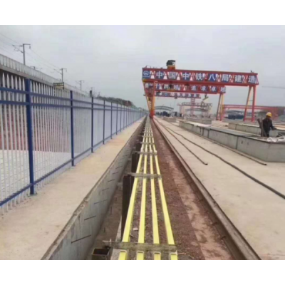 MGH雙梁門式起重機-山東亞泰重型機