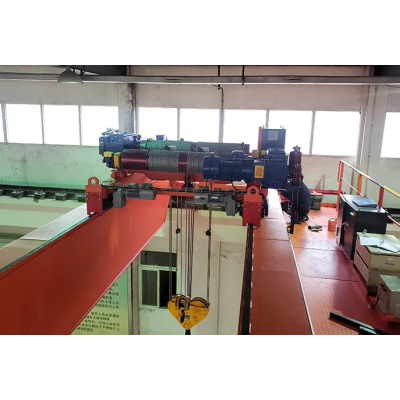 河南蒲威優質雙梁小車施工現場