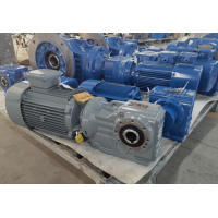 河南豫鑫起重設備加工銷售減速機