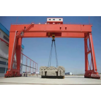 湖北隨州安全可靠起重機施工中