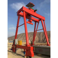 內(nèi)蒙古專業(yè)制造提梁機(jī)赤峰市起重機(jī)械制造