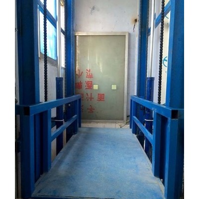 東圣起重液壓導軌升降貨梯-河南東圣